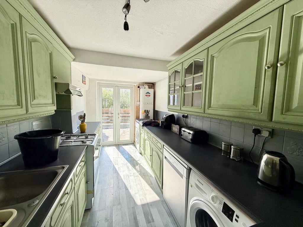 Additional image 3 of 3 bed flat to rentTwinnies Road, Wilmslow SK9