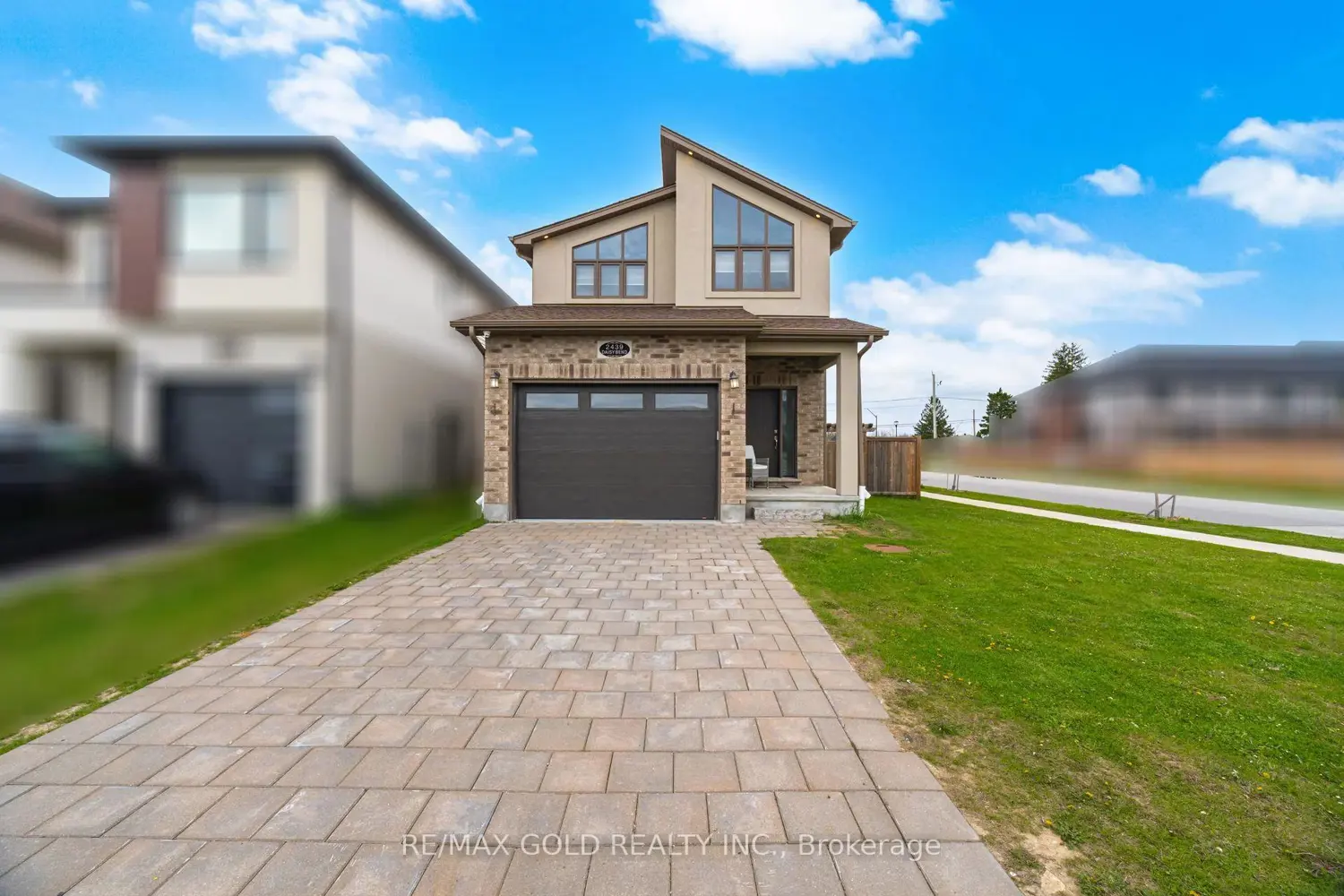 2439 Daisy Bend