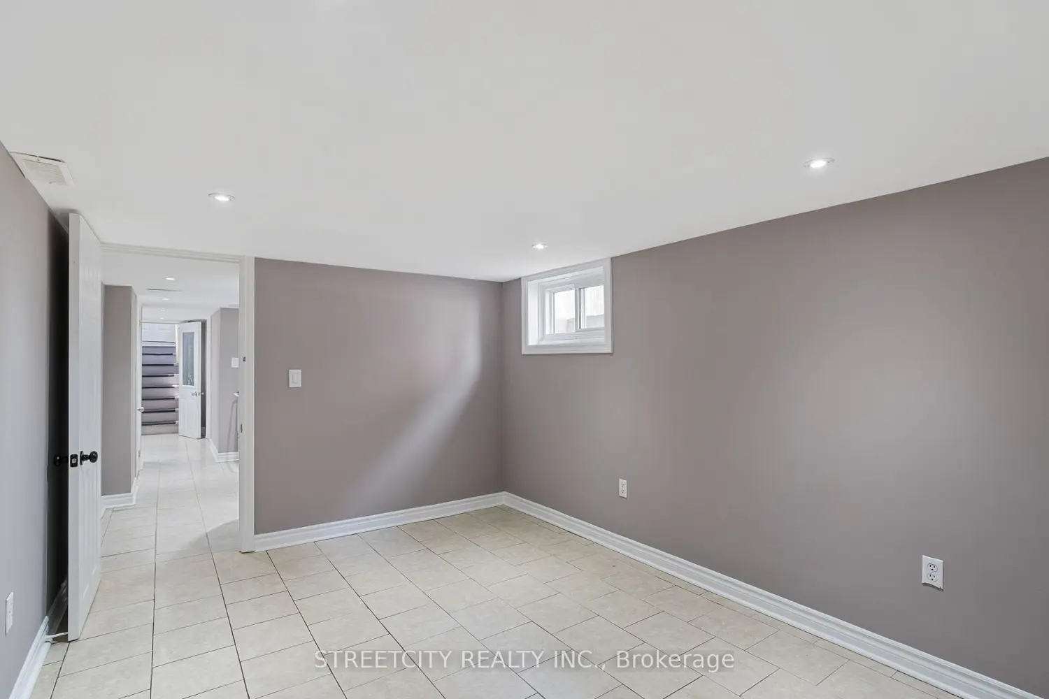 Additional image 16 of 239 Highbury Avenue
