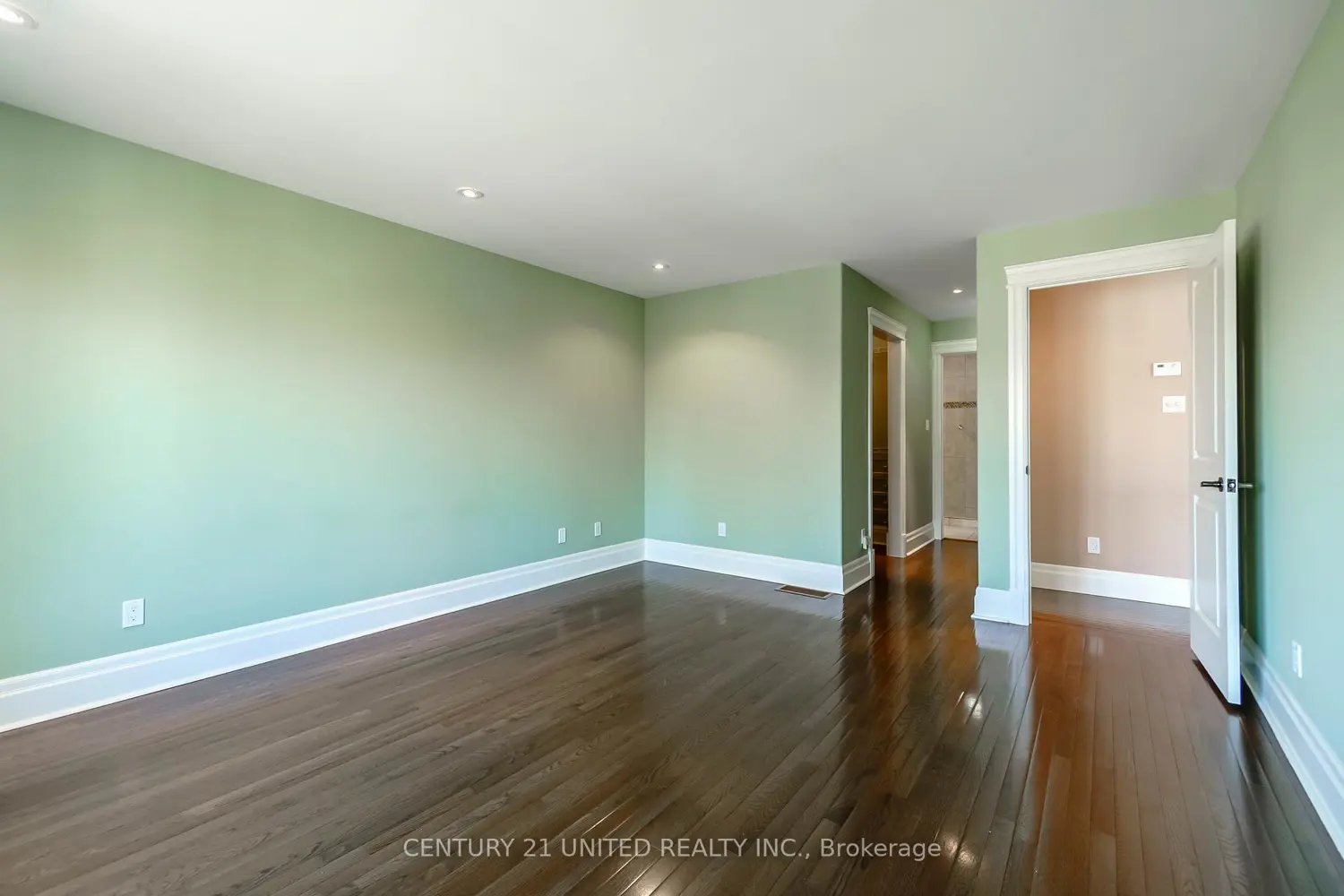 Additional image 10 of 301 Carnegie Avenue 14