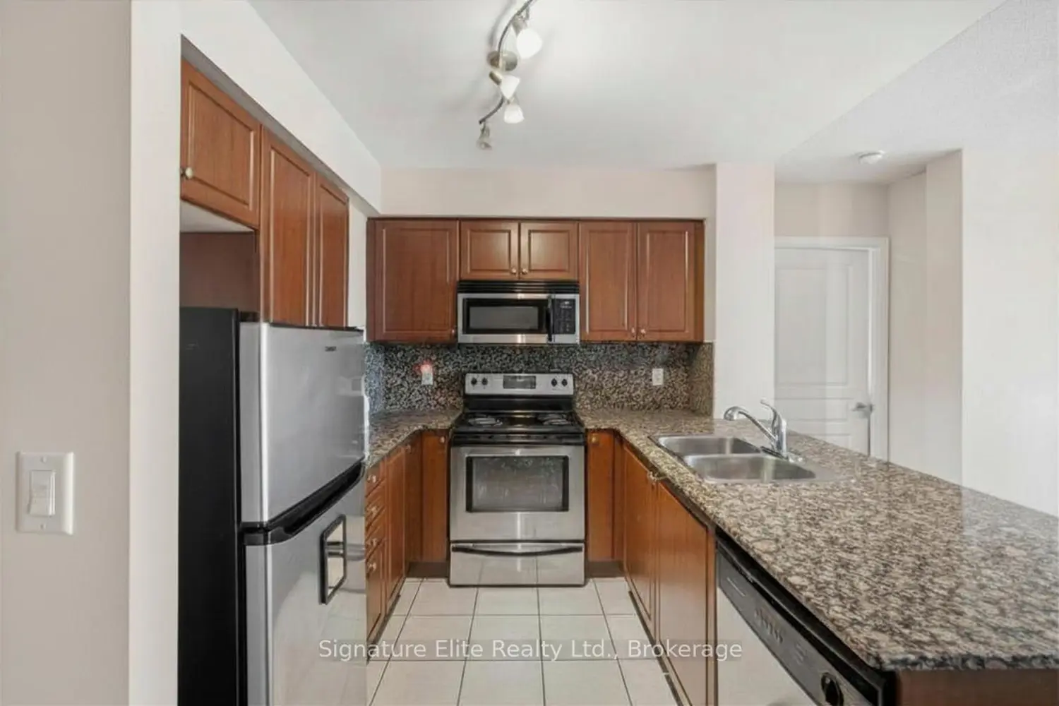Additional image 3 of 1403 Royal York Road 909