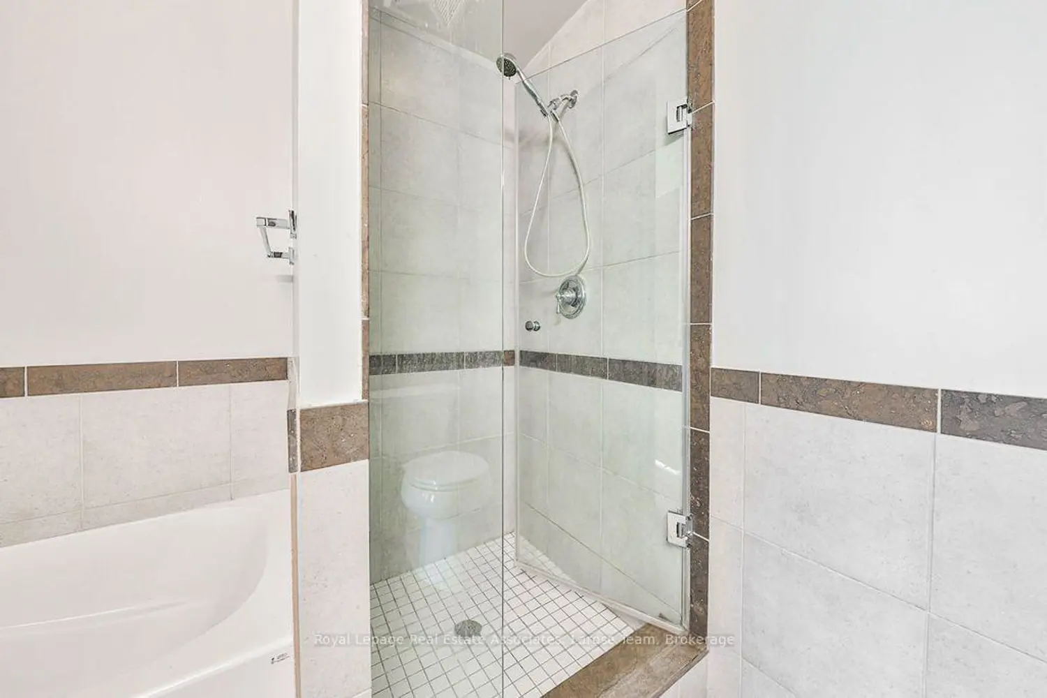 Additional image 8 of 1055 Southdown Road 707