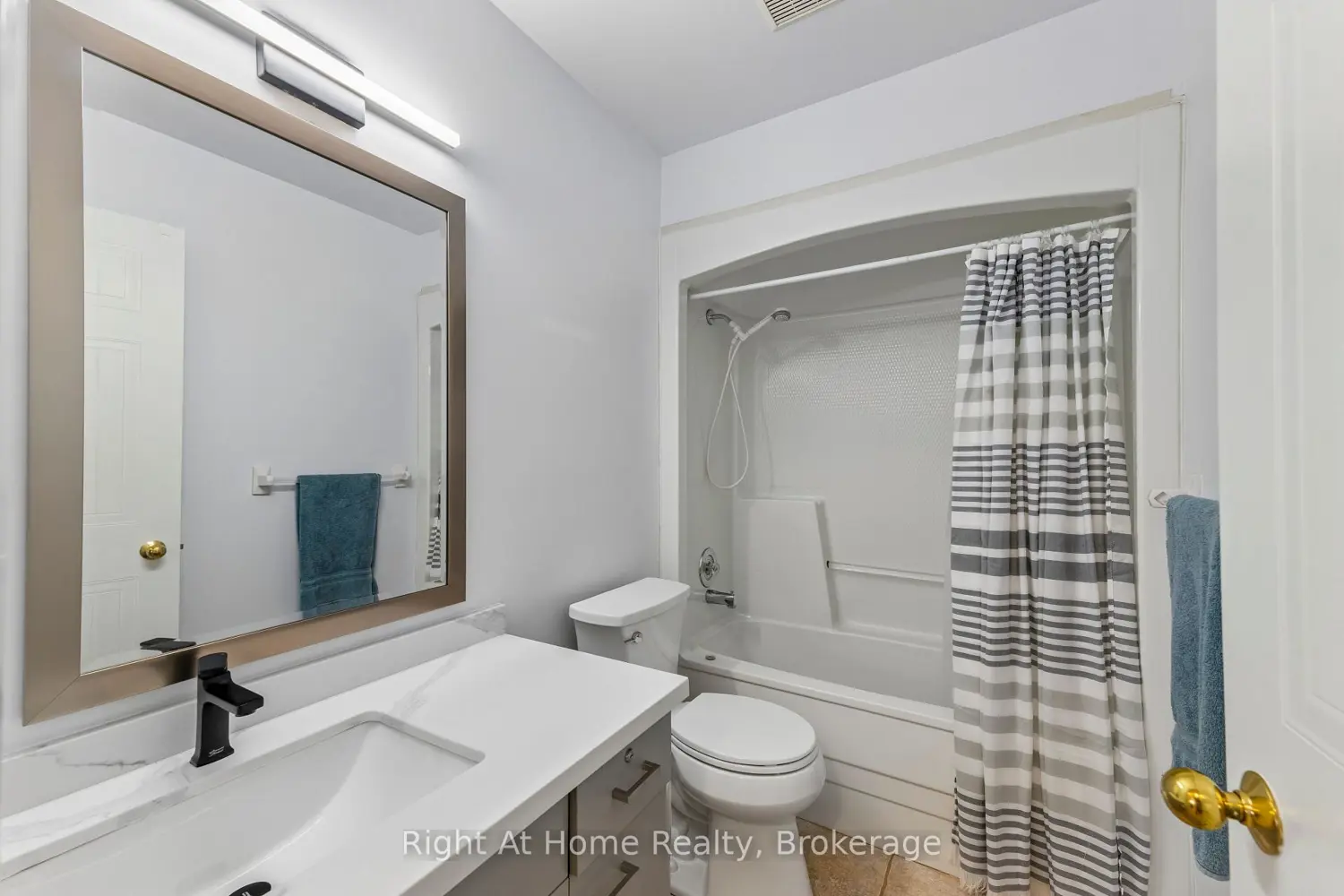 Additional image 15 of 565 Greenfield Avenue 310