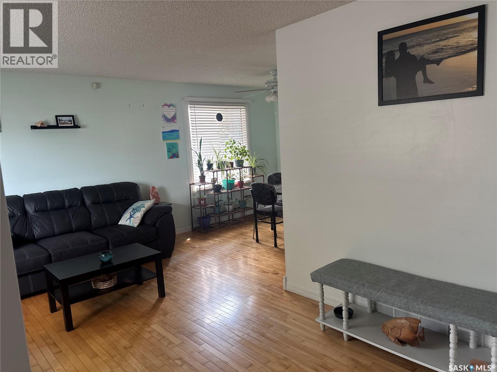 Additional image 2 of 127 Devonshire Crescent, Saskatoon, SK, S7L5V6