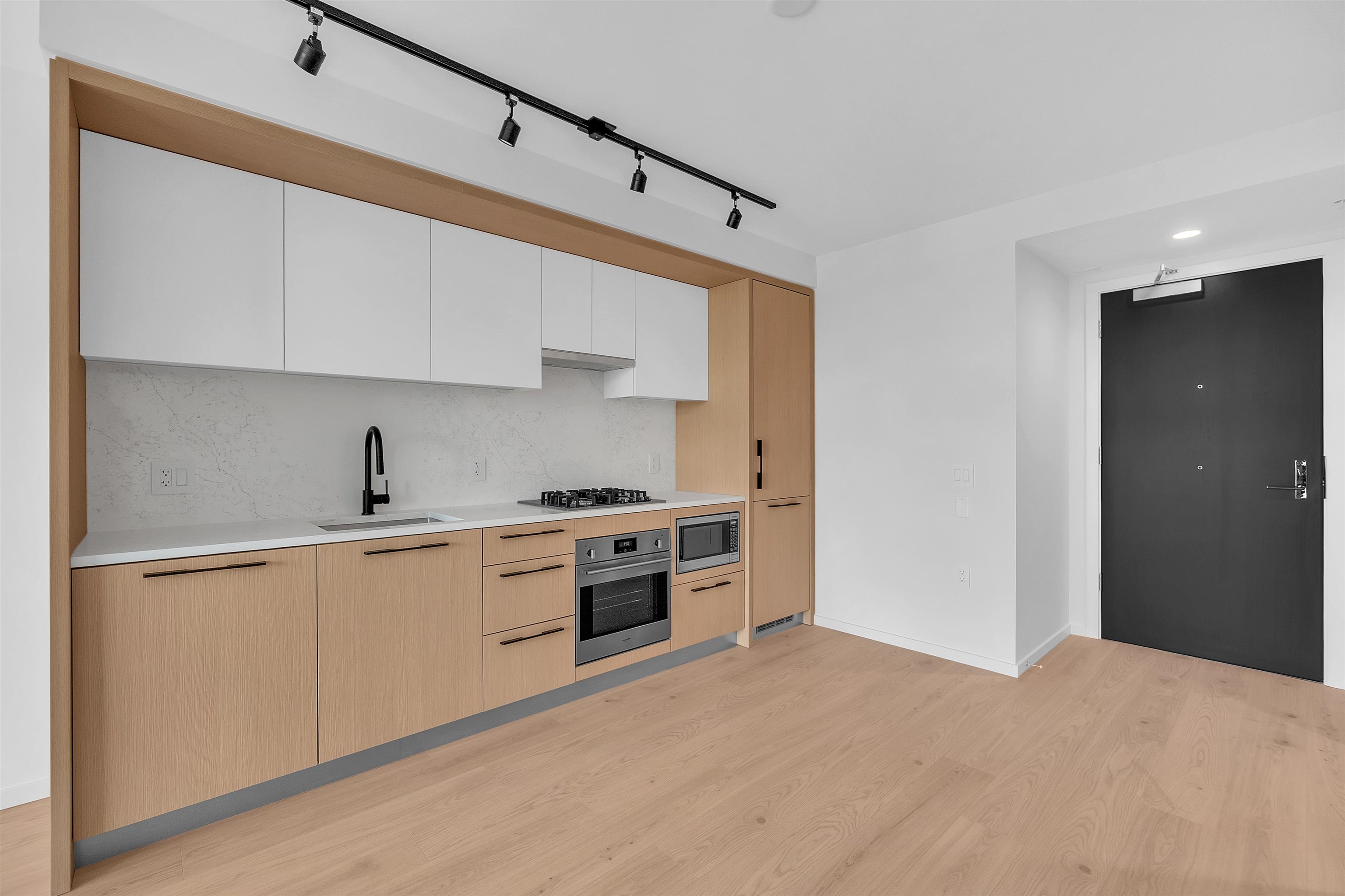 Additional image 3 of 7XX-2729 Kingsway , Vancouver, BC, V5R 0M6