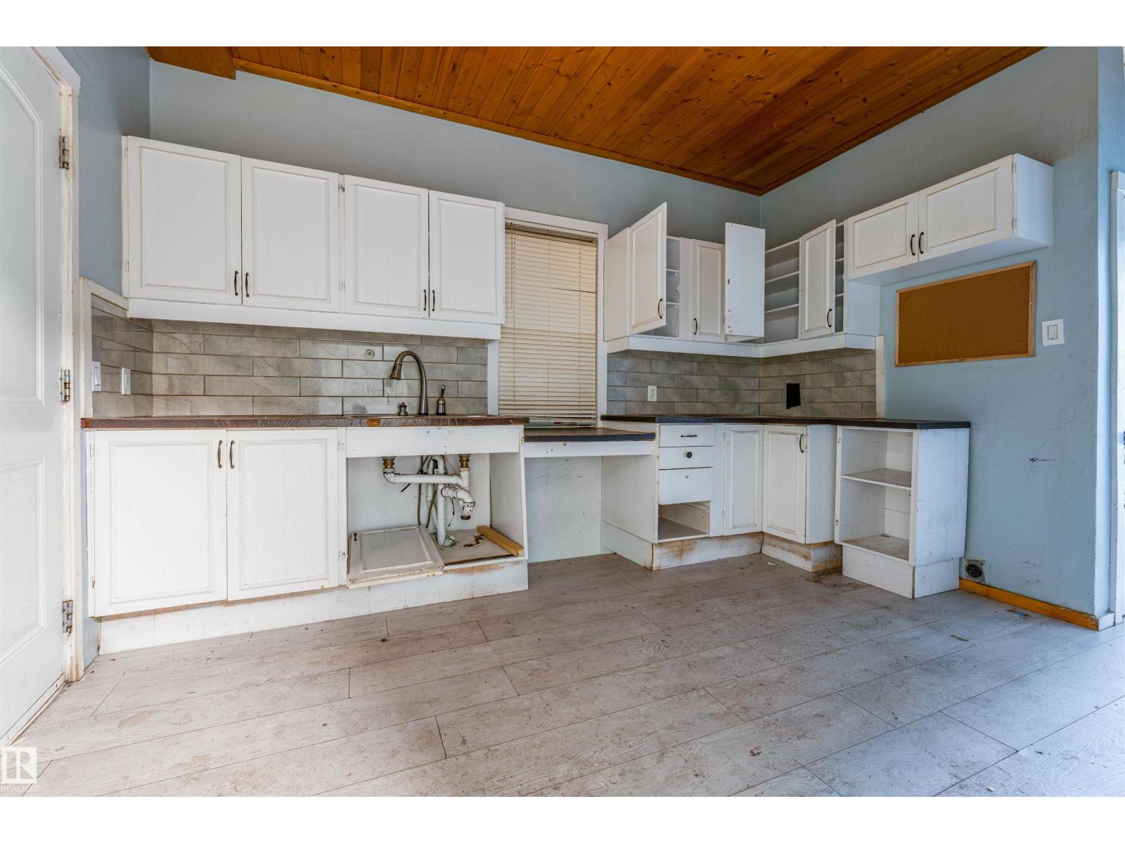 Additional image 6 of 11608 93 Street NW, Edmonton, AB, T5G1C9