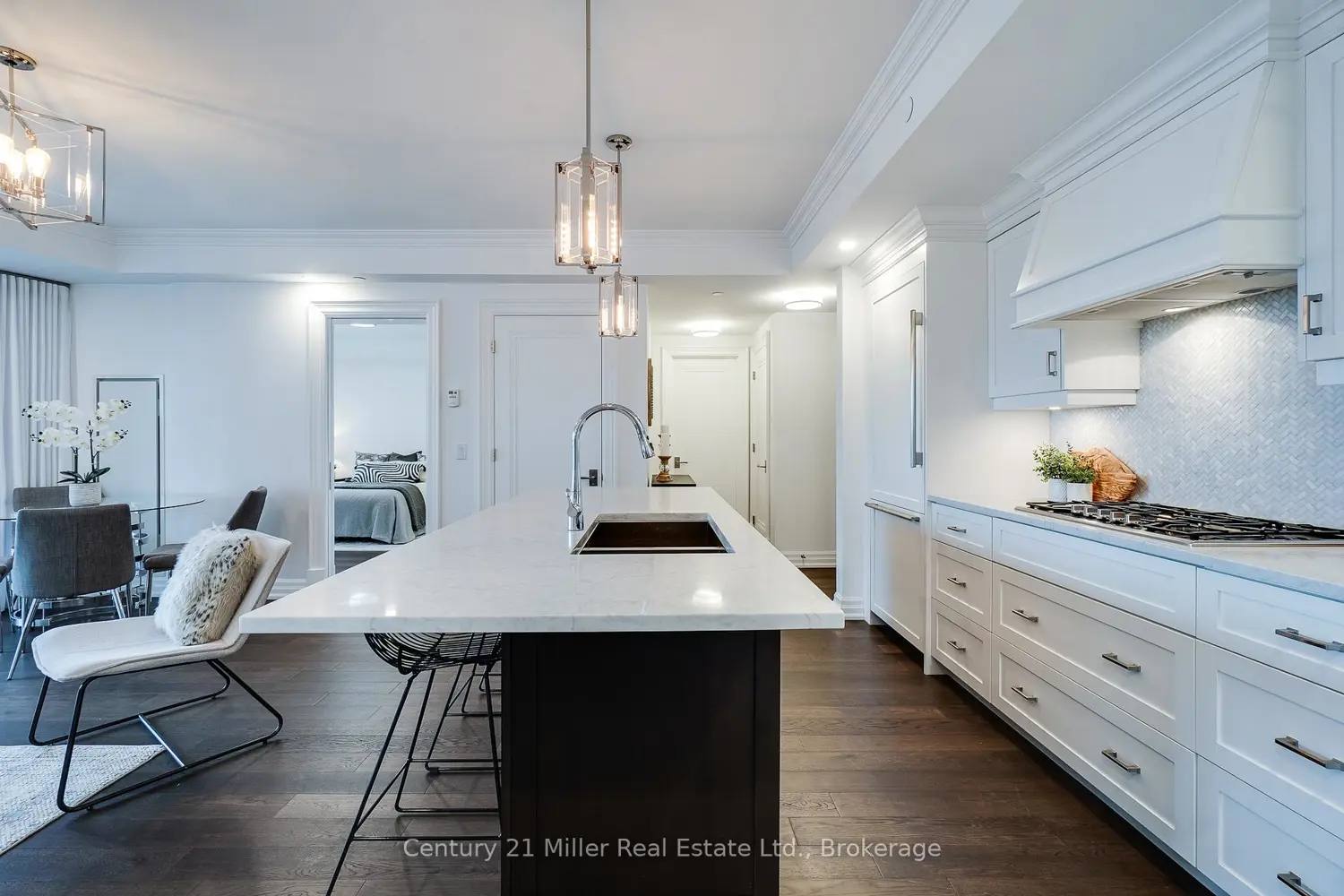 Additional image 4 of 2060 Lakeshore Road 802