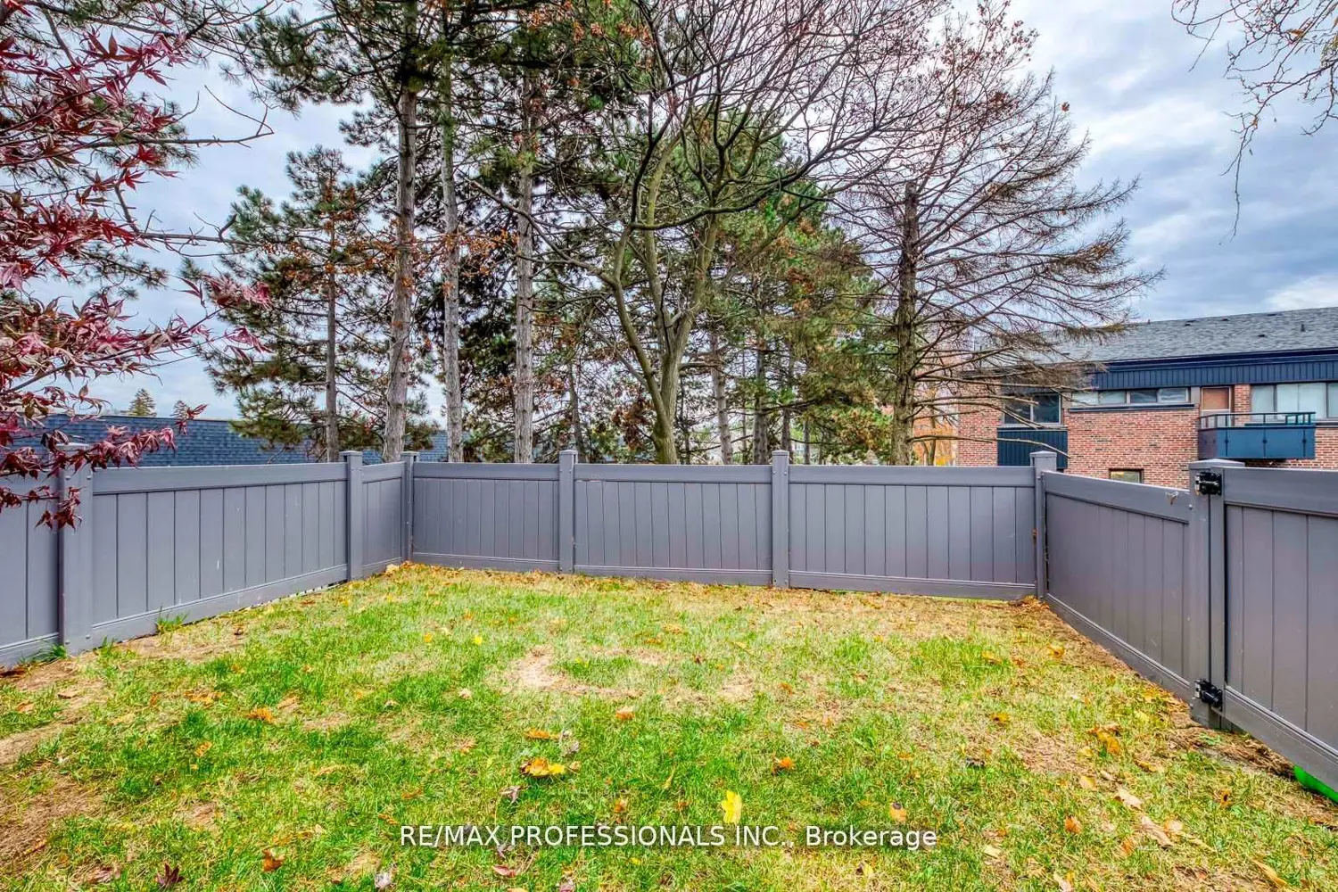 Additional image 20 of 4345 Bloor Street 51