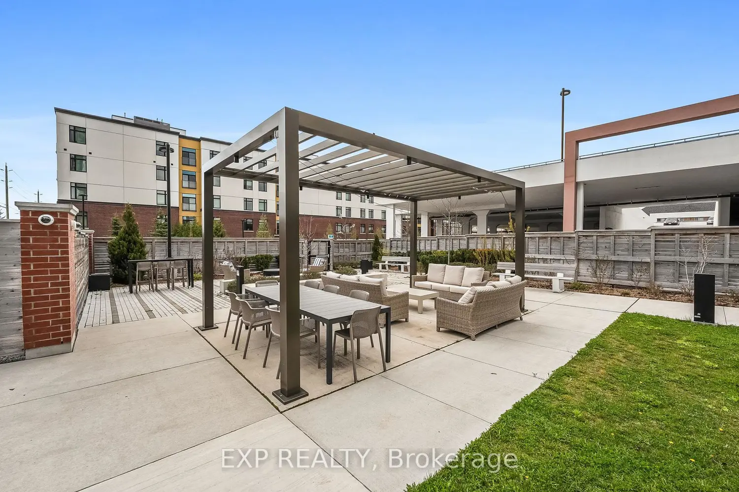 Additional image 15 of 2550 Simcoe Street 1713