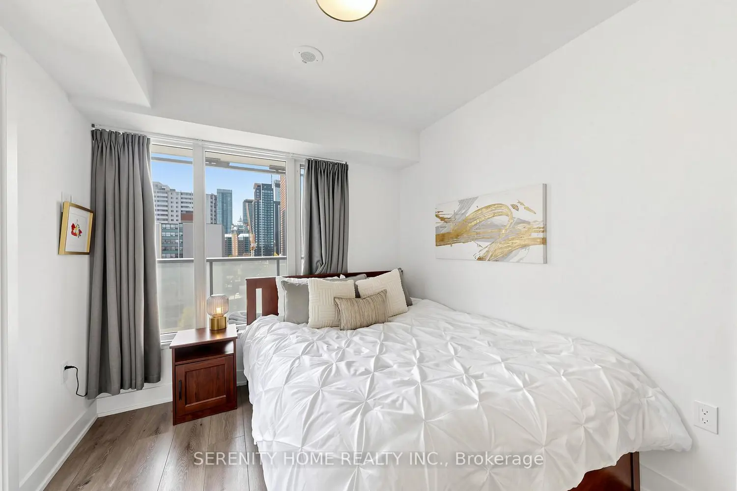 Additional image 6 of 575 Bloor Street 908
