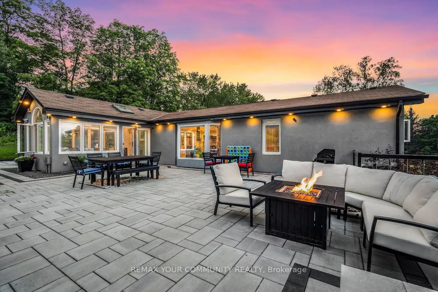 3433 Mount Albert Road