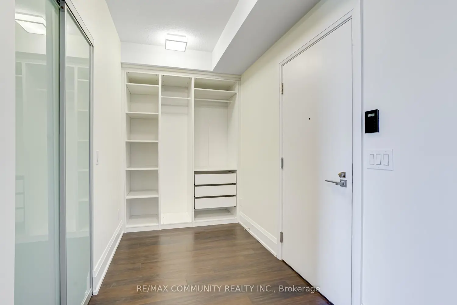 Additional image 3 of 120 Harrison Garden Boulevard 1008