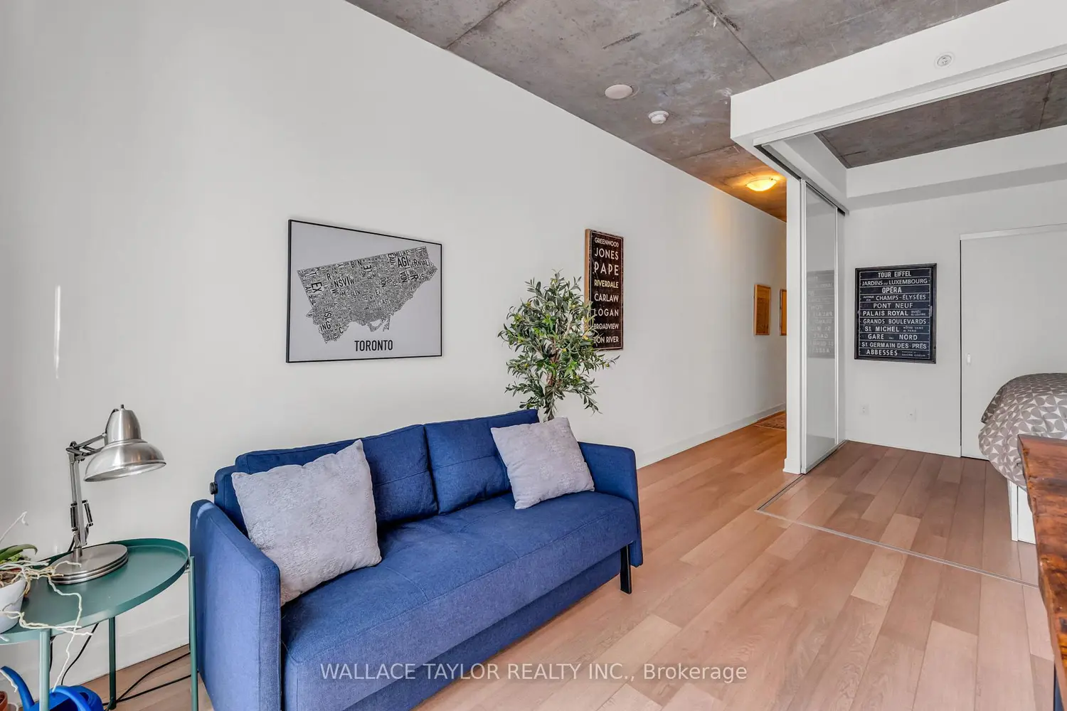 Additional image 11 of 210 Simcoe Street 1702