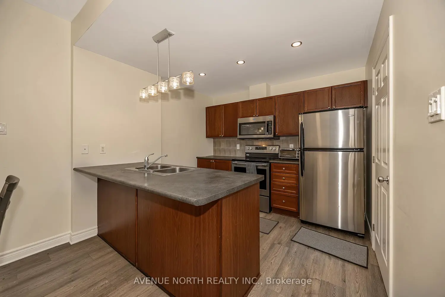 Additional image 6 of 175 Waterbridge Drive 4