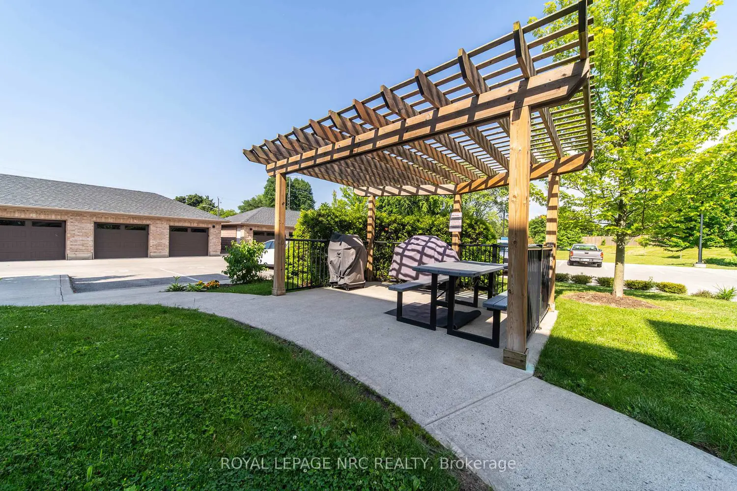 Additional image 17 of 4644 Pettit Avenue 102