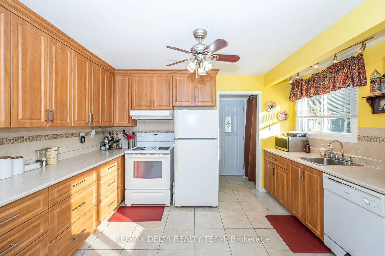 Additional image 4 of 2465 Tupper Avenue