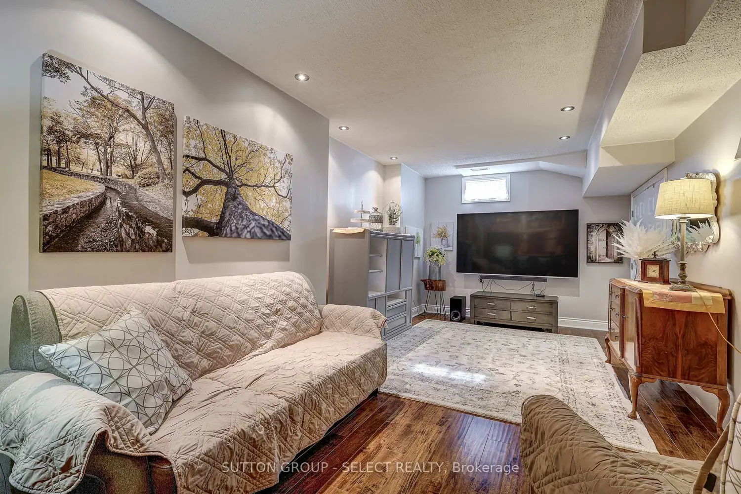 Additional image 15 of 462 Ambleside Drive