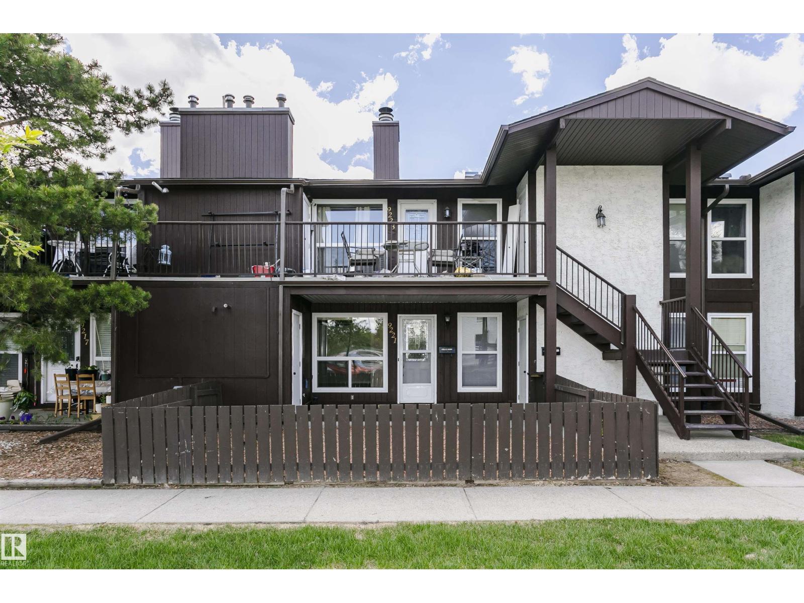 9221 172 Street NW, Edmonton, AB, T5T3C3