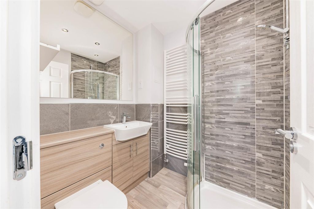 Additional image 10 of 3 bed terraced house to rentGrayfaulds Road, Dundee DD2