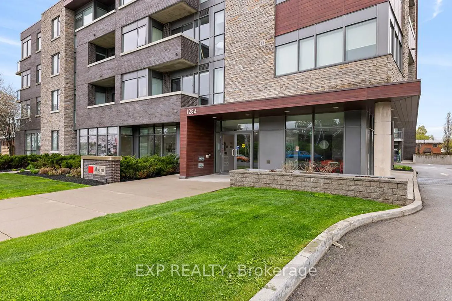 1284 Guelph Line 109
