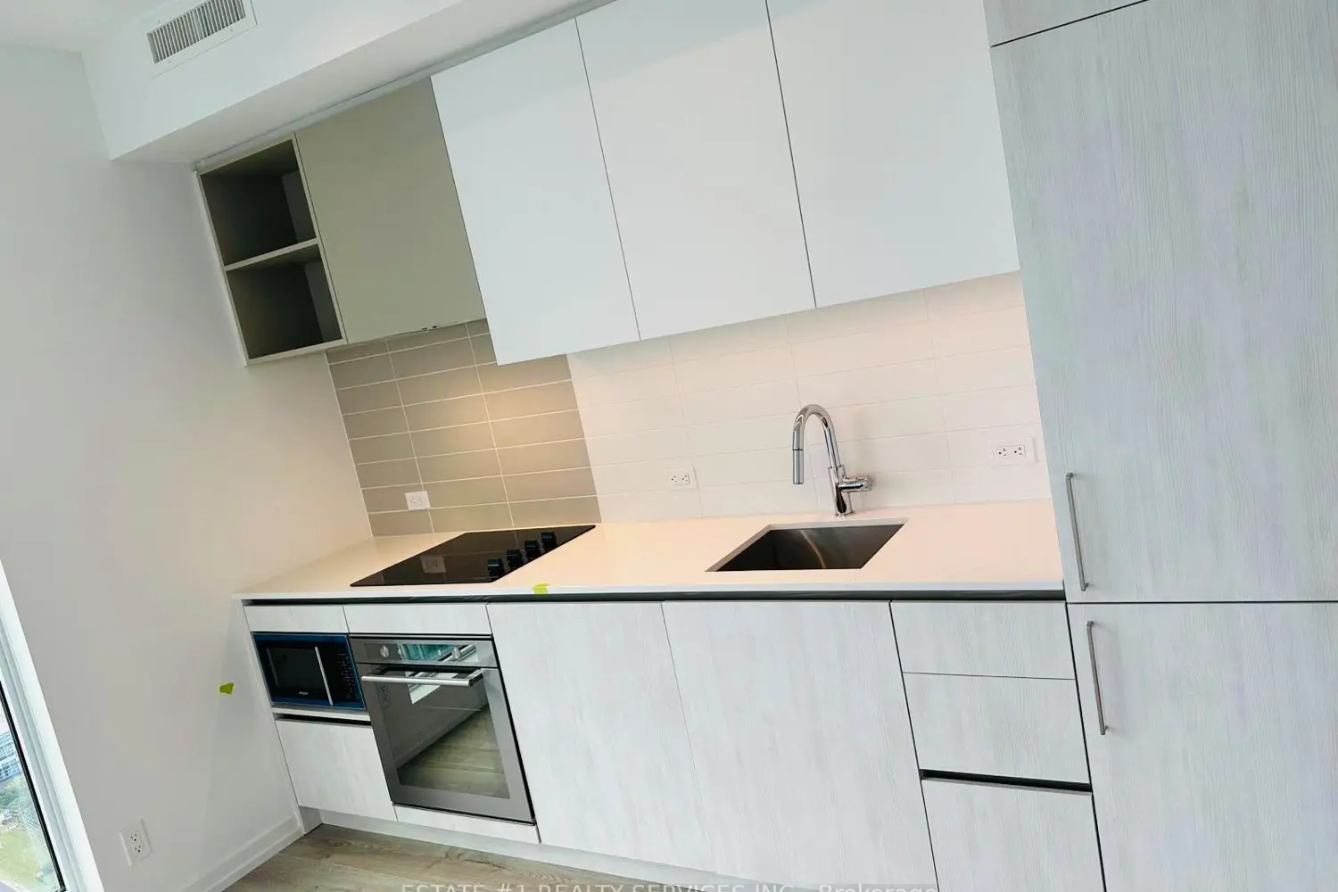 Additional image 4 of 7890 Jane Street 4306