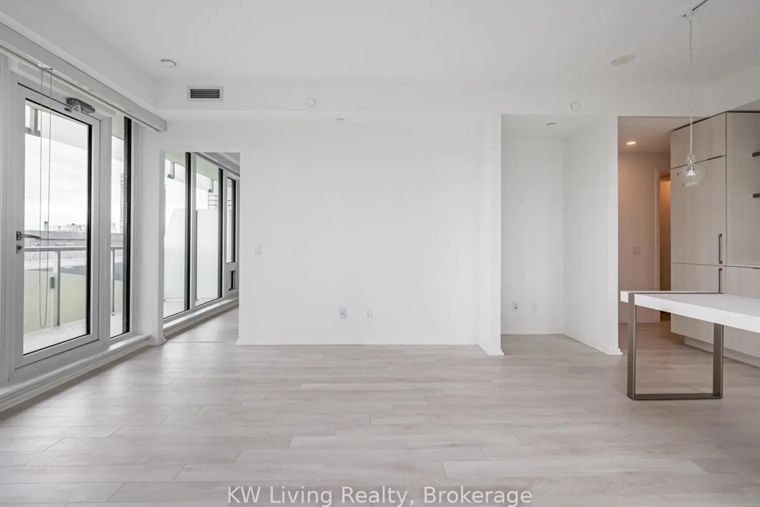 Additional image 7 of 197 Yonge Street 2102