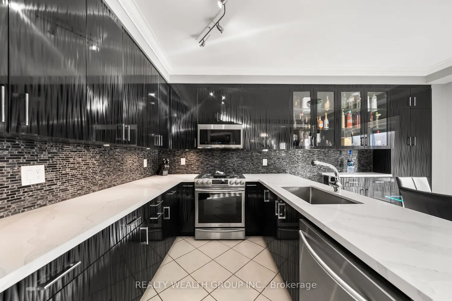 Additional image 7 of 185 Regency View Heights