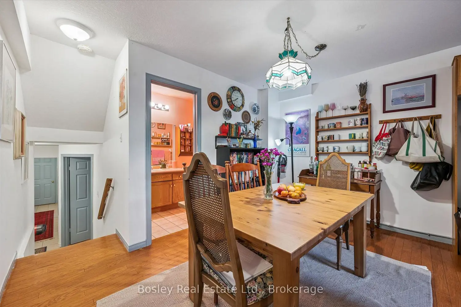 4 Hayward Crescent photo 2