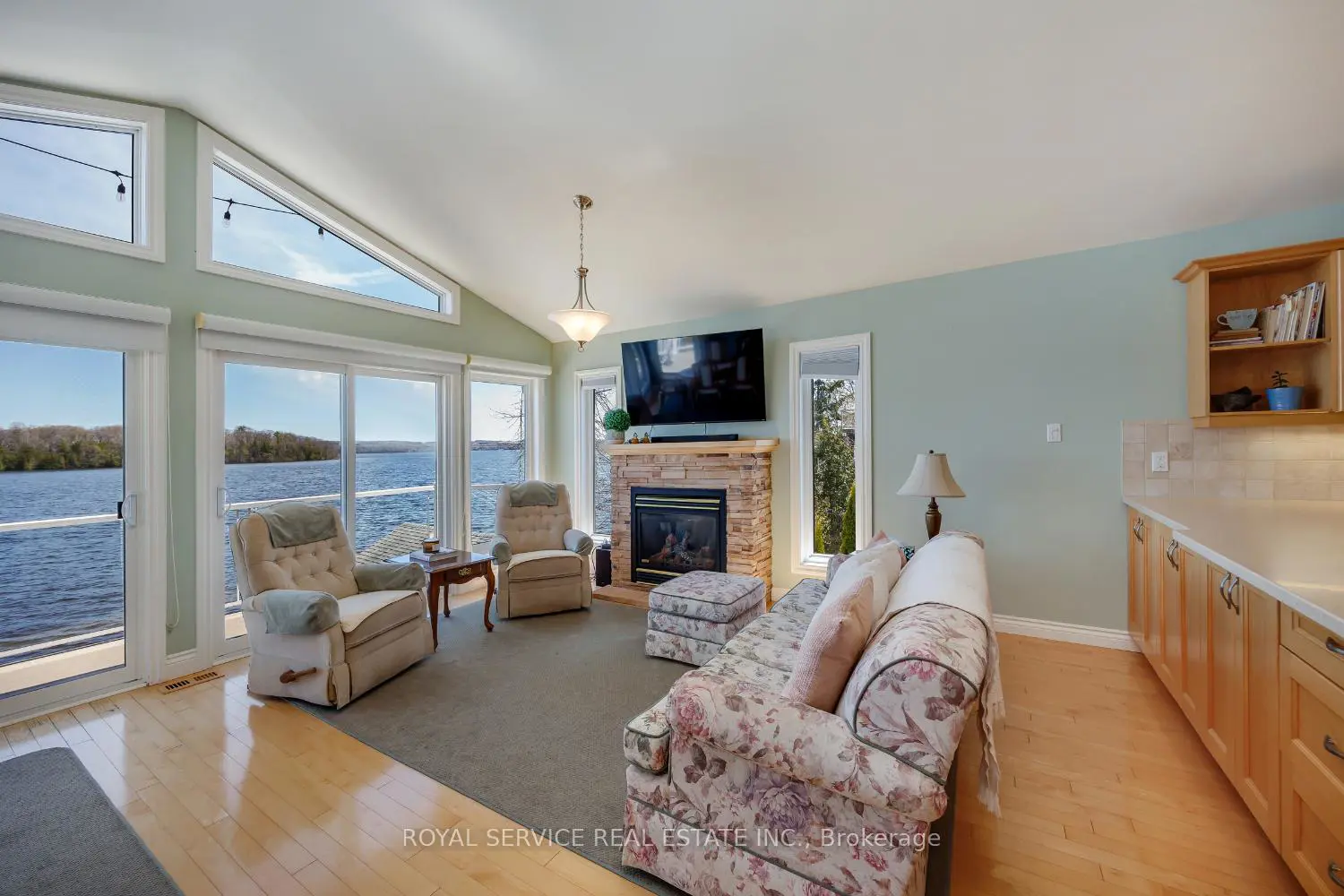 595 Foley Road photo 3
