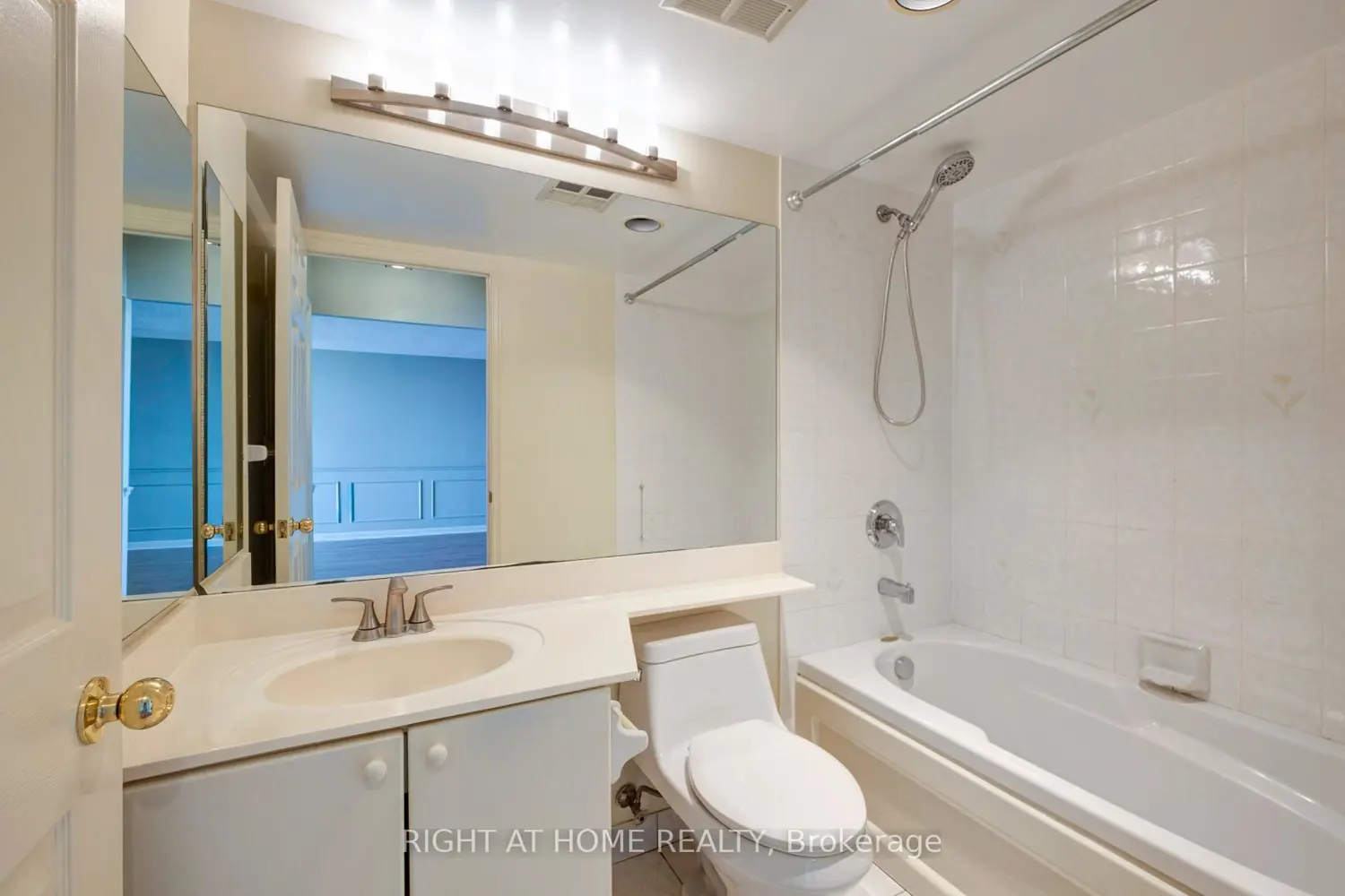Additional image 10 of 610 Bullock Drive 1116