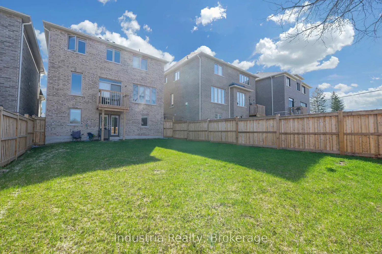 34 Sam Battaglia Crescent photo 3