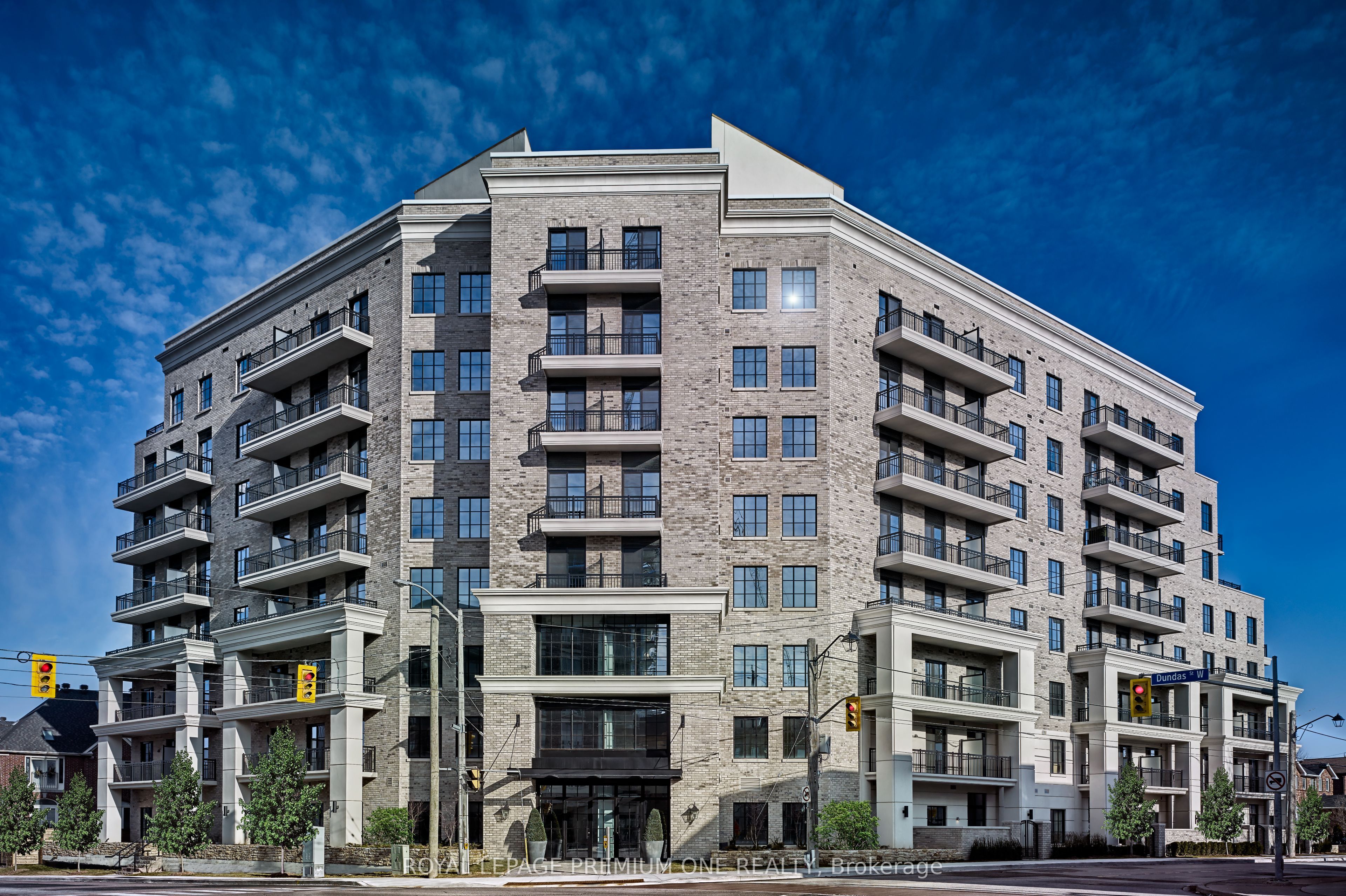 401-571 Prince Edward Drive N, Toronto, ON, M8X 0A1