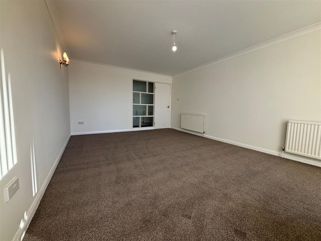 Additional image 2 of 3 bed flat to rentGranville Road, Totland Bay PO39