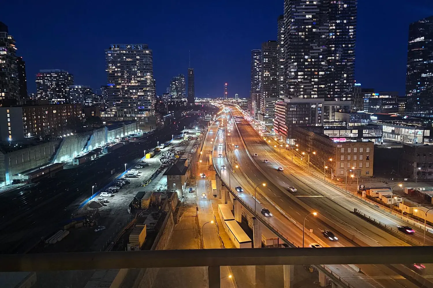 Additional image 9 of 18 Yonge Street 1606