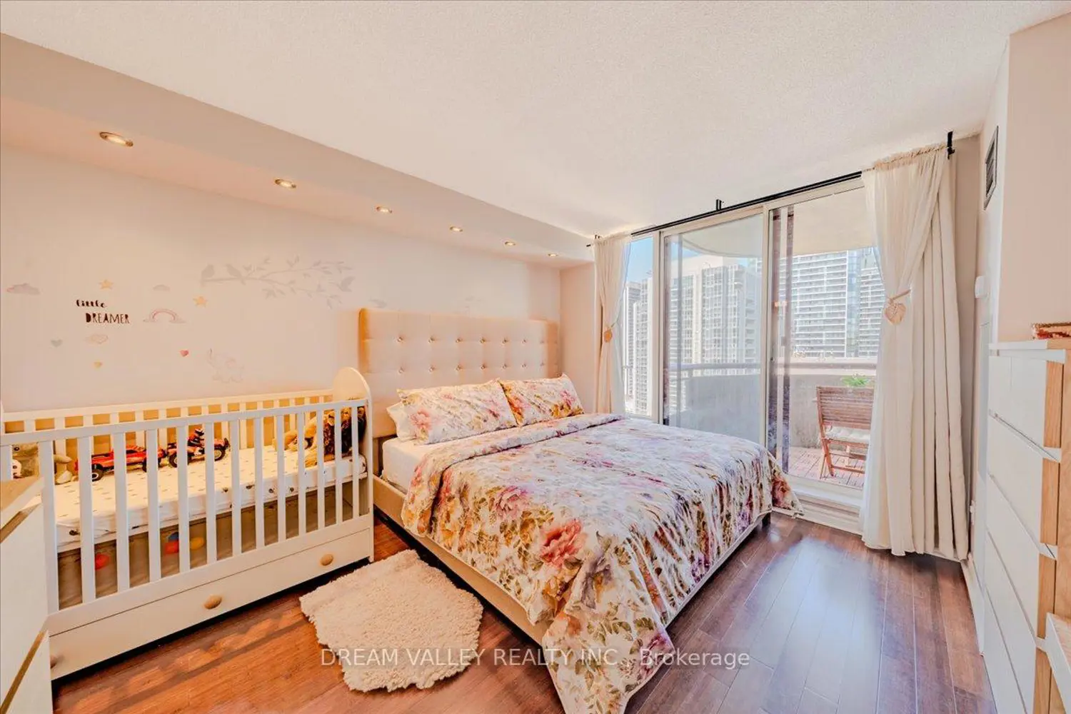 Additional image 8 of 5765 Yonge St Street Ph504