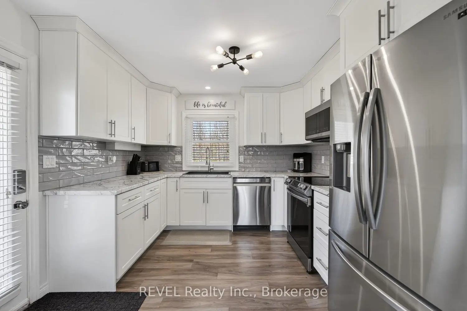 11 Walter Drive photo 2