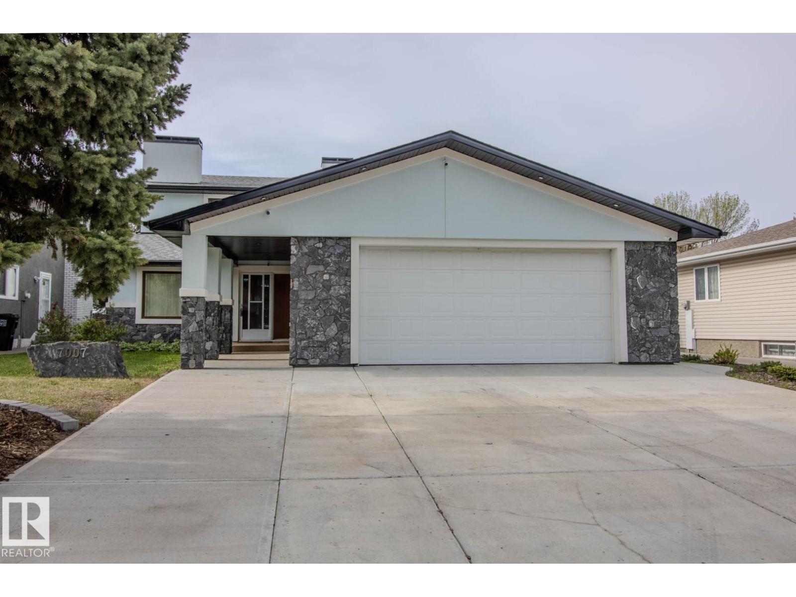 7007 10 Avenue NW, Edmonton, AB, T6K2T9