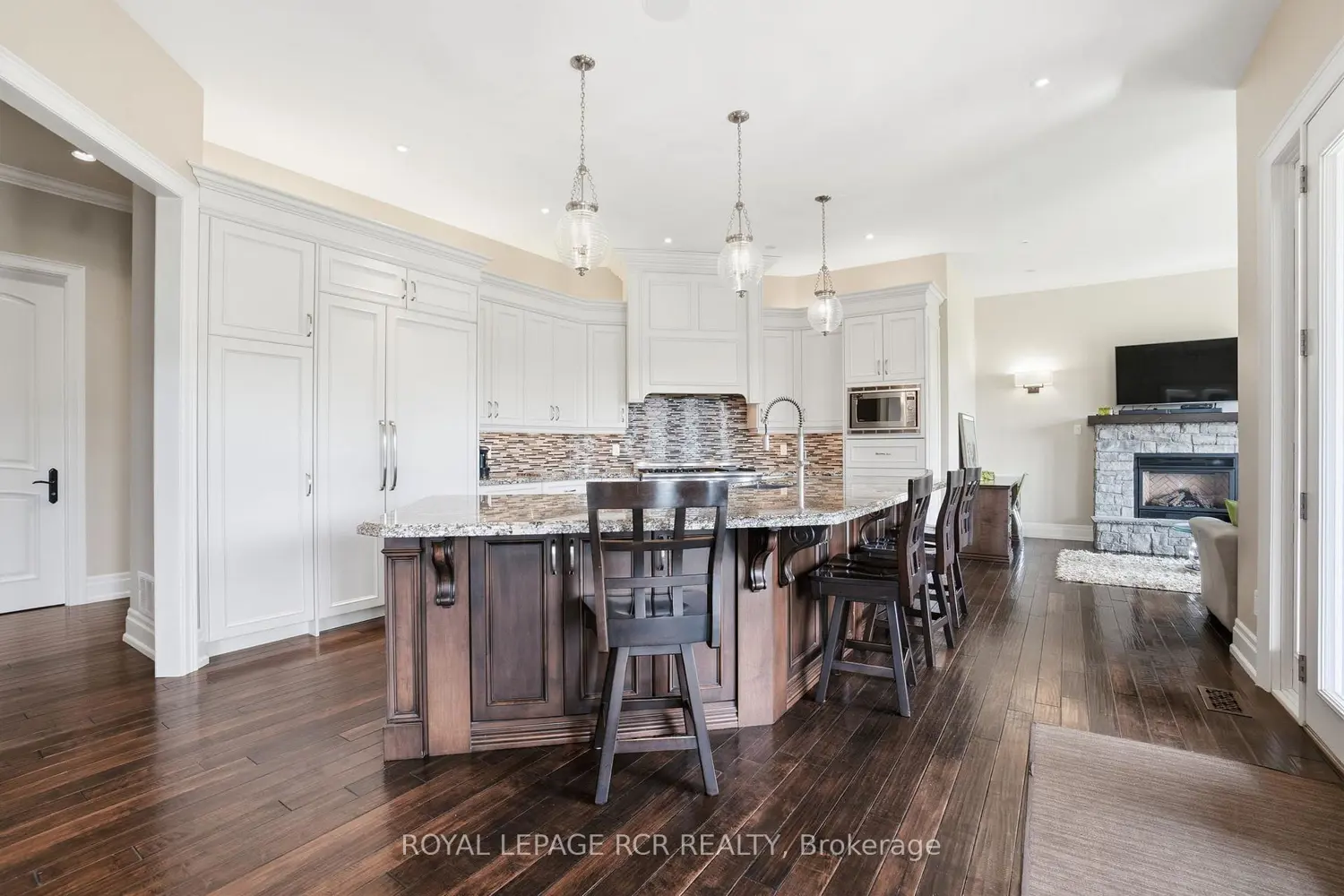 7 Proctor Avenue photo 2