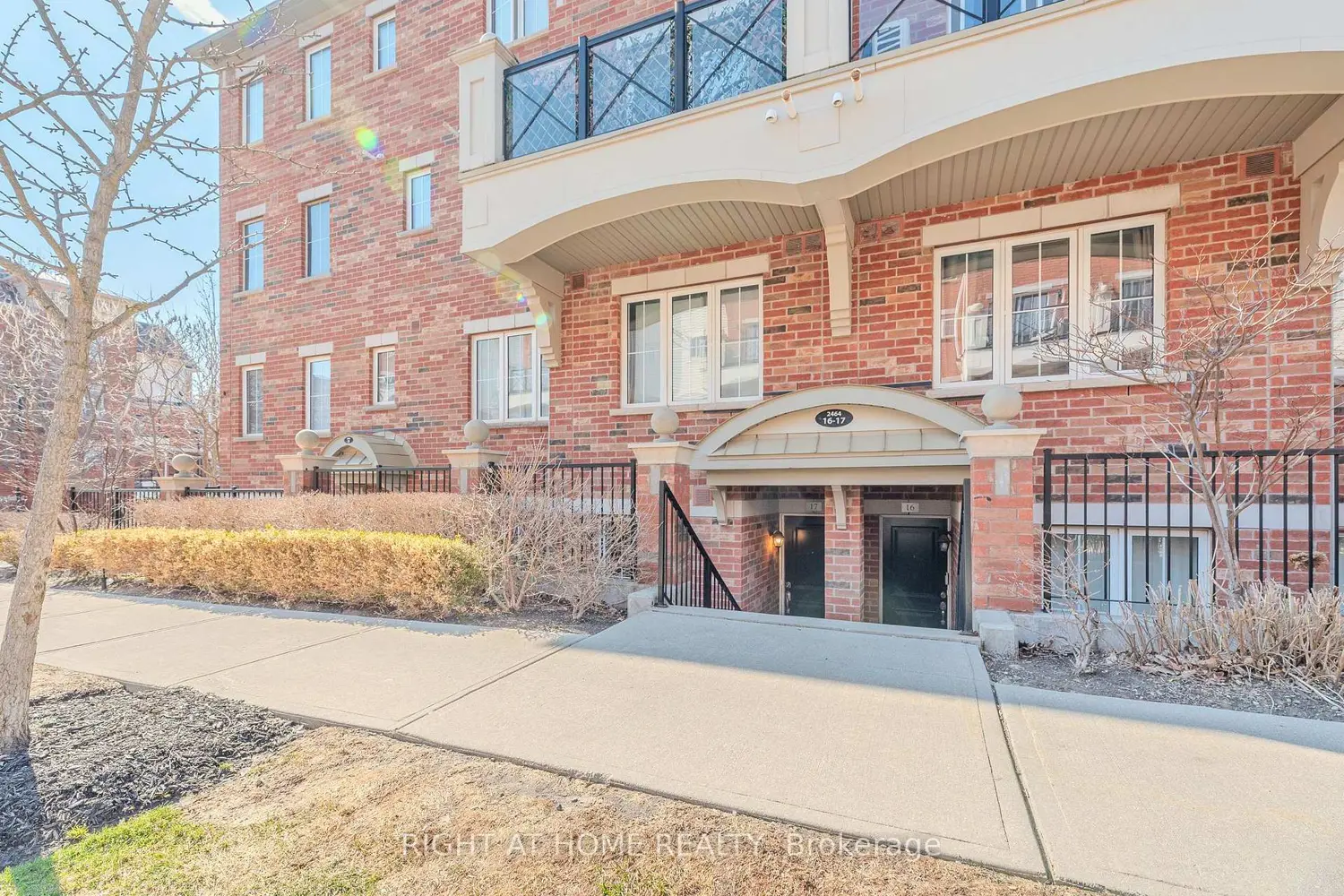 2464 Post Road 17