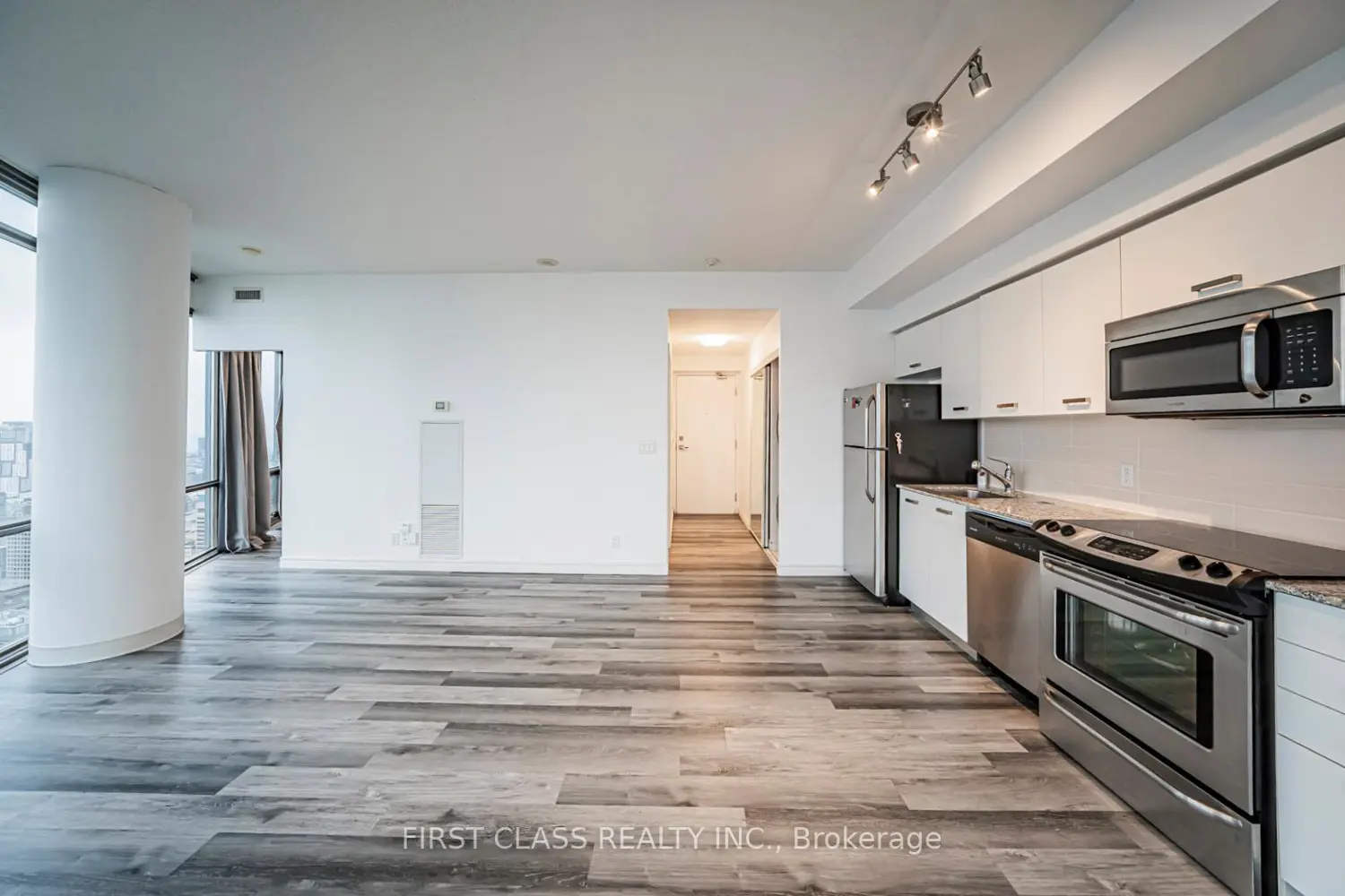 Additional image 13 of 832 Bay Street 4608