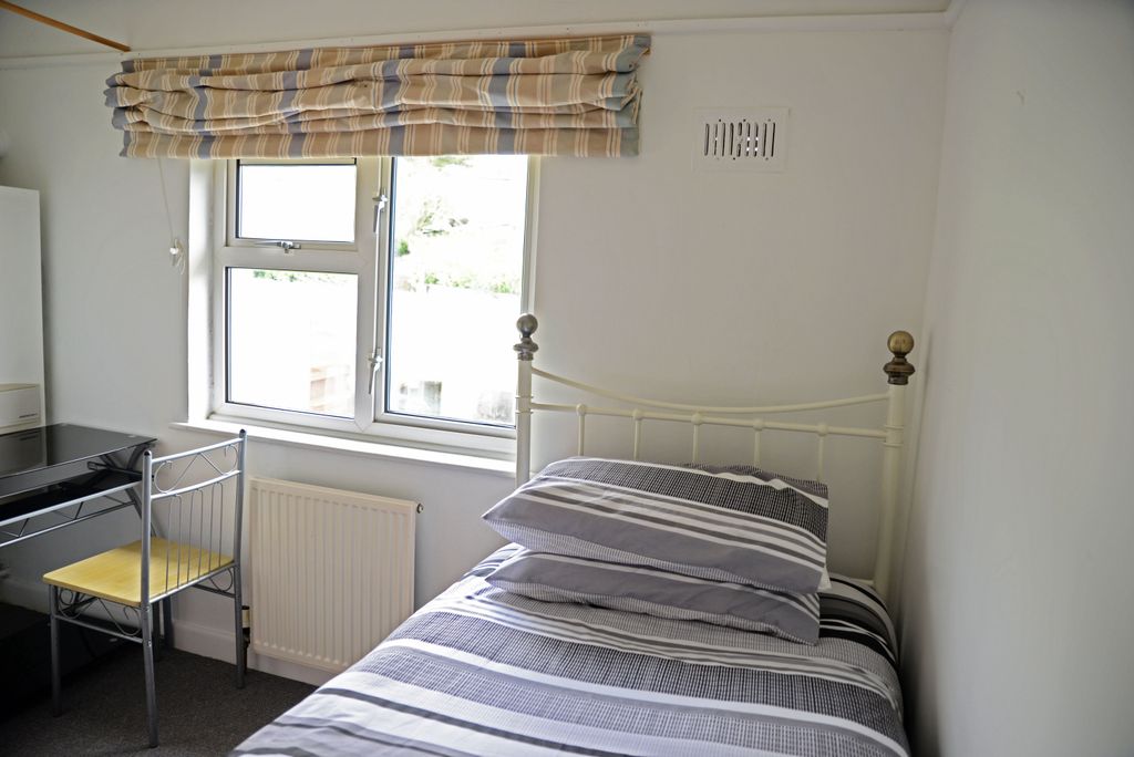Additional image 10 of 4 bed terraced house to rentSaracen Way, Penryn TR10