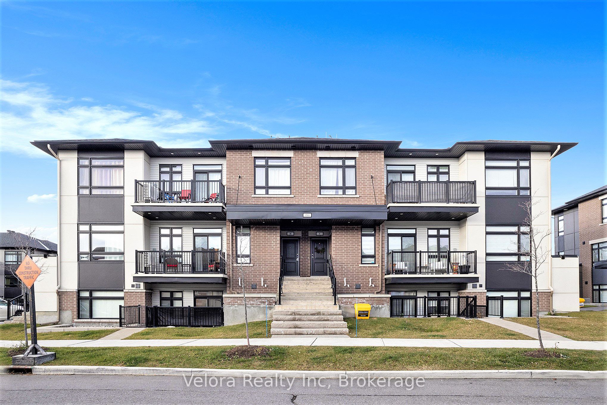 E-390 Rolling Meadow Crescent, Ottawa, ON, K1W 0B1