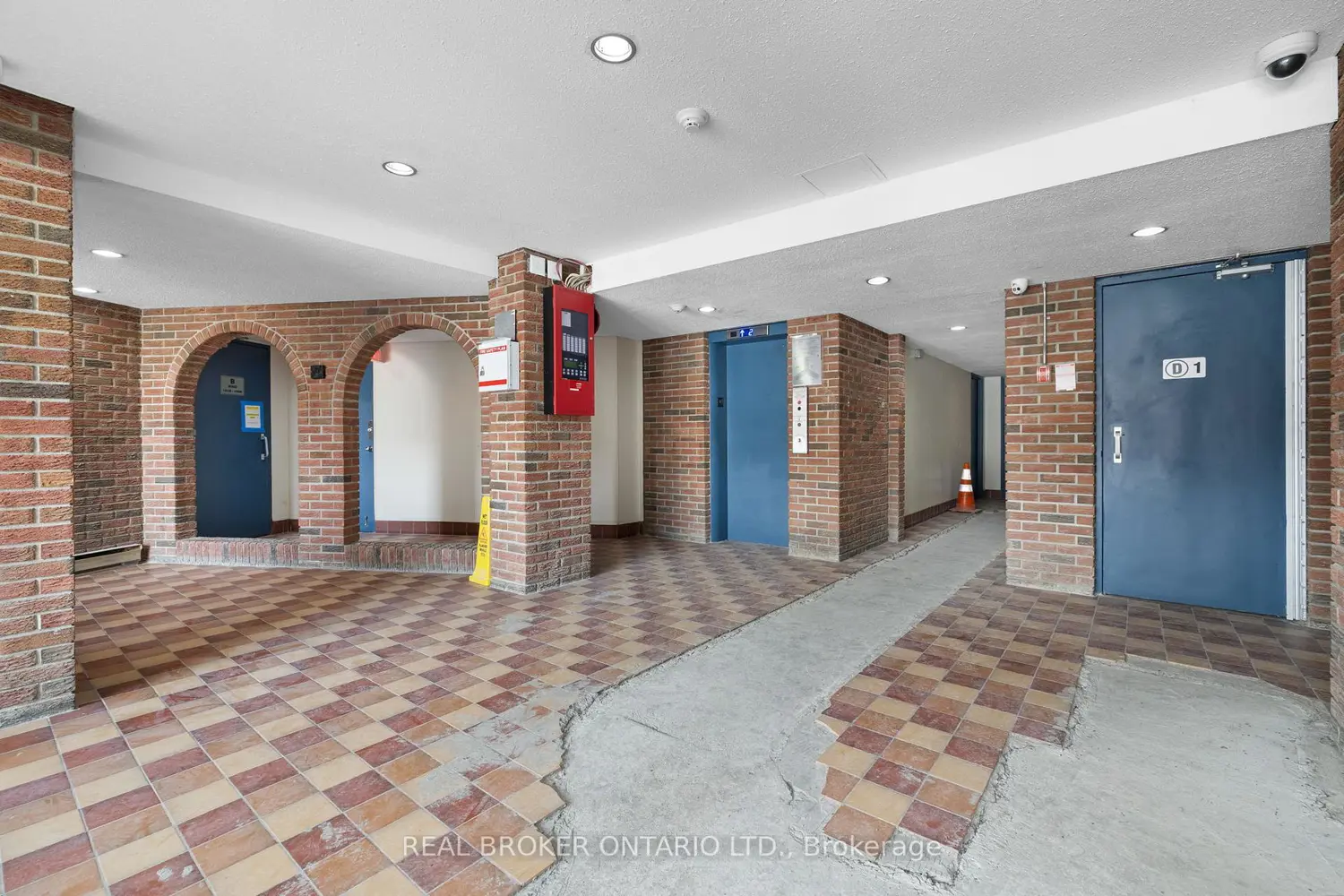 2041 Arrowsmith Drive 103C photo 2