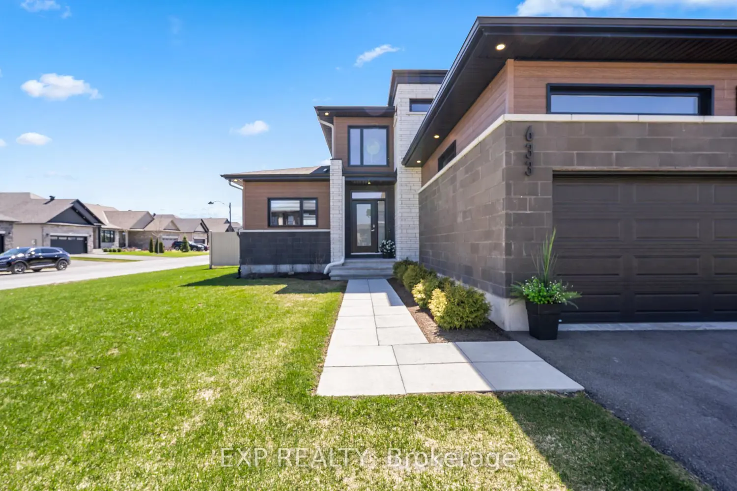 633 Cobalt Street photo 2