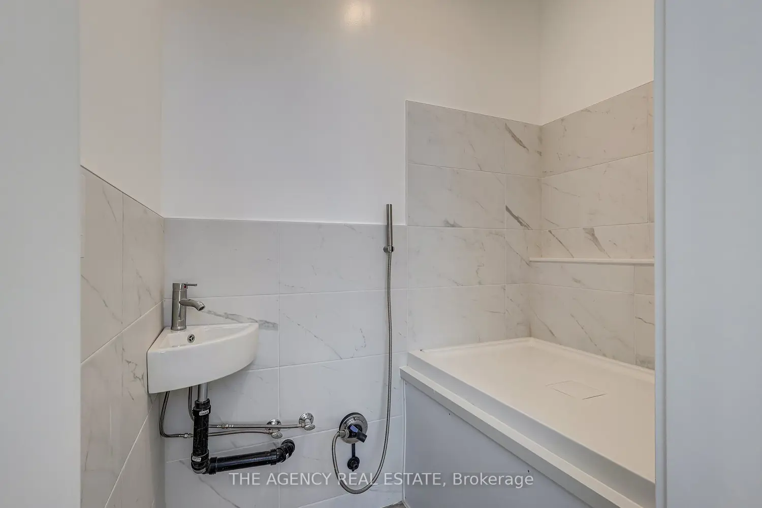 Additional image 19 of 4228 Fallingbrook Road