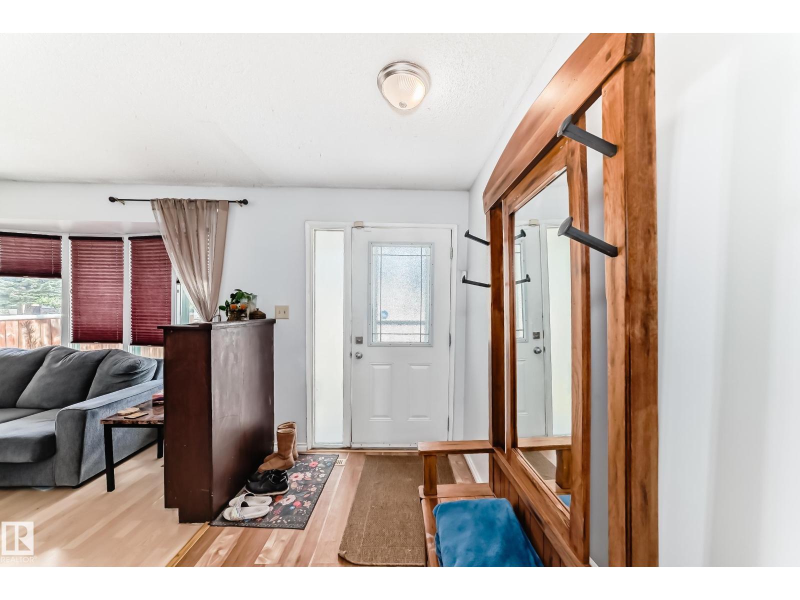 Additional image 4 of 1804 51 Street NW, Edmonton, AB, T6L1K1