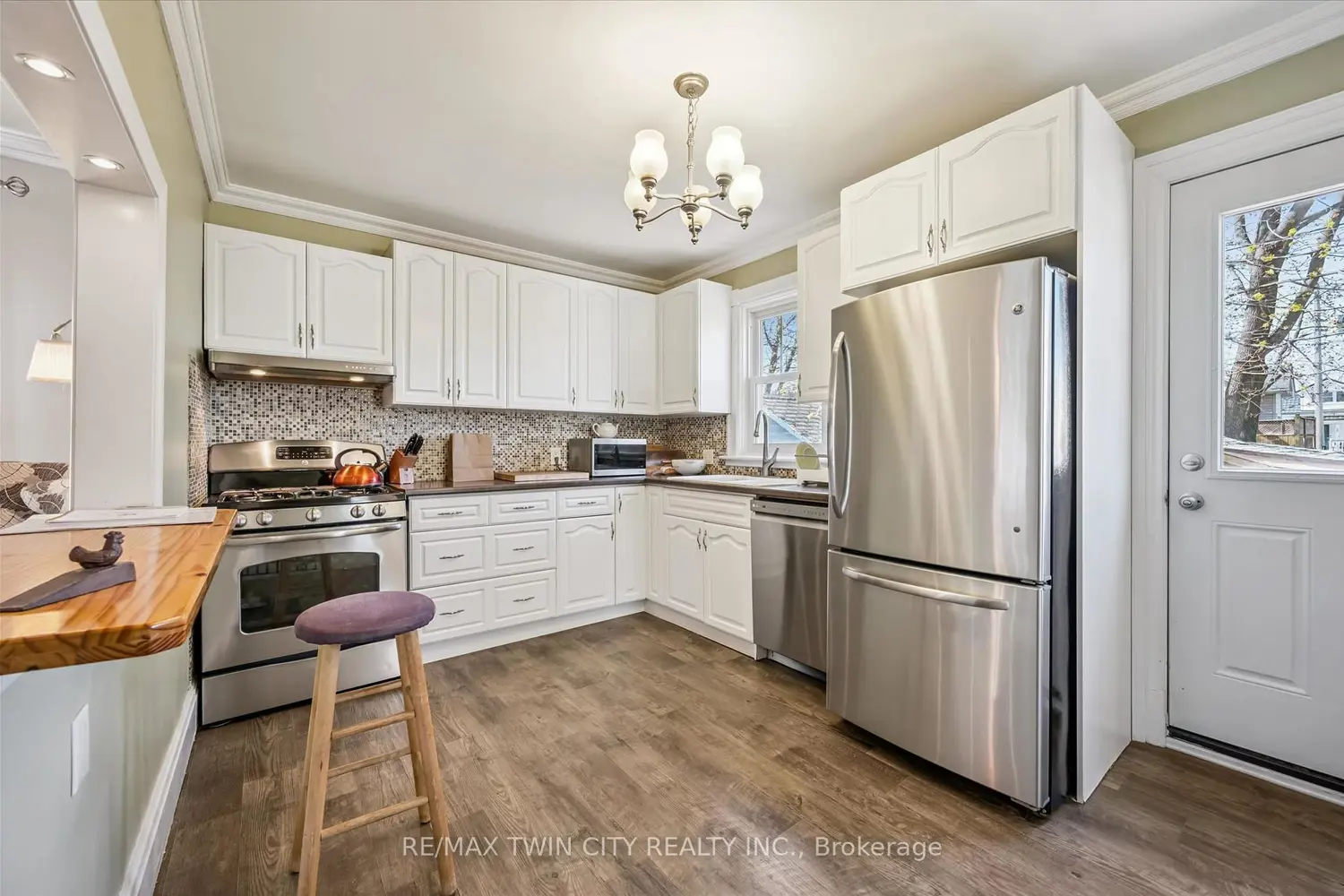 Additional image 7 of 15 Waterside Avenue