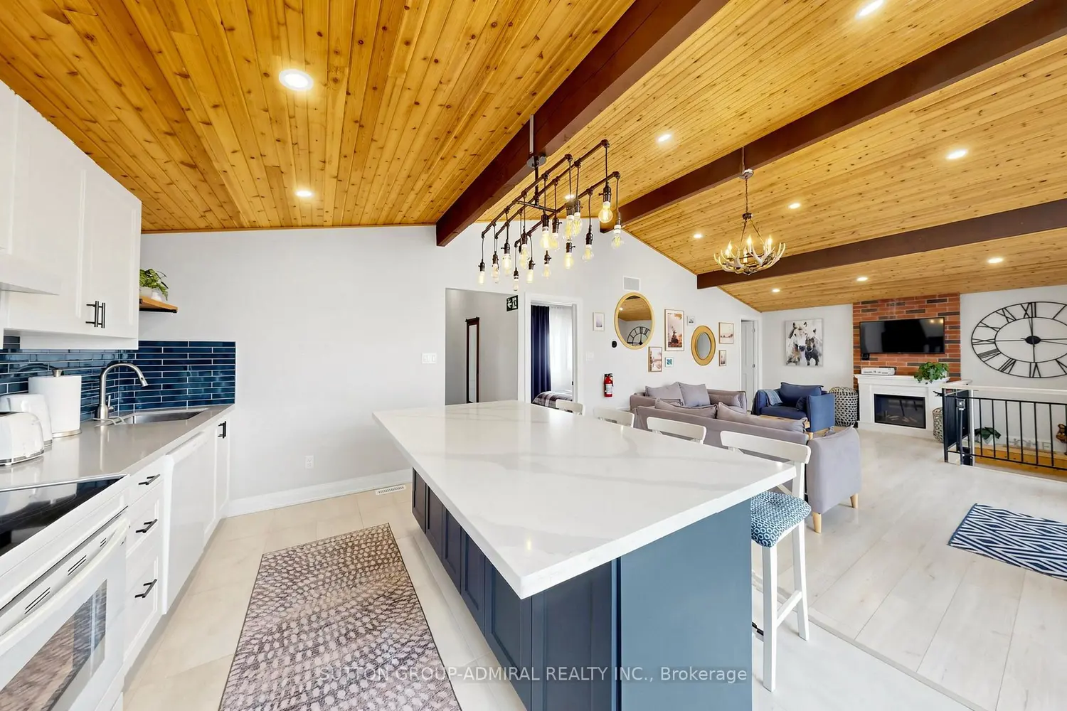 28 Timcourt Drive photo 4