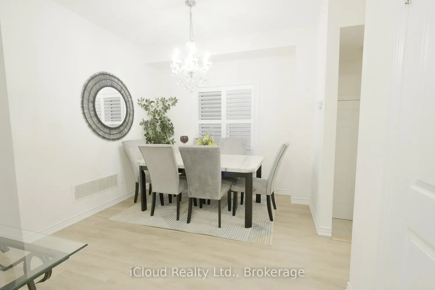 8 Whitton Drive photo 2