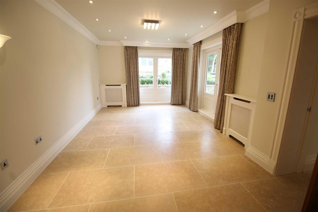 Additional image 6 of 5 bed detached house to rentThe Green, High Coniscliffe, Darlington DL2
